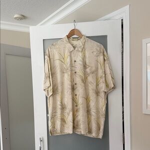Tommy Bahama Cream and Green Casual Button Down Shirt